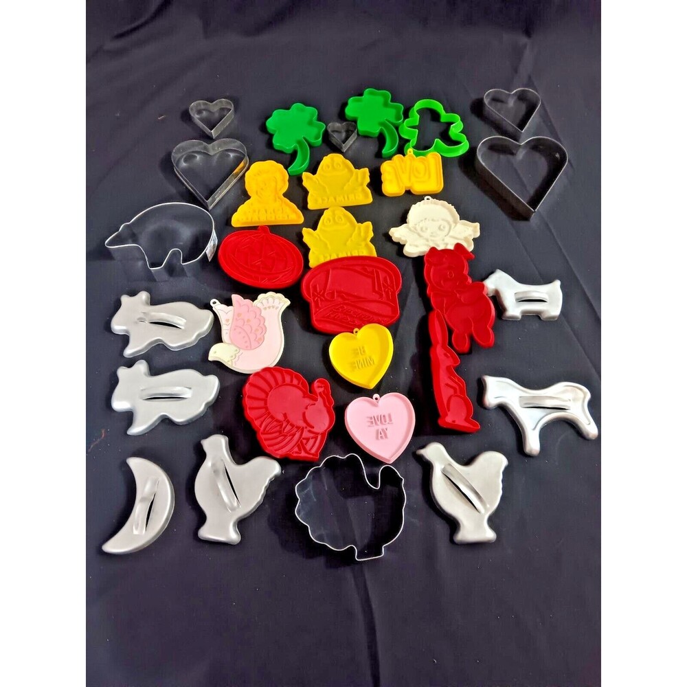 Vintage Cookie Cutter Lot Of 30 Metal & Plastic
